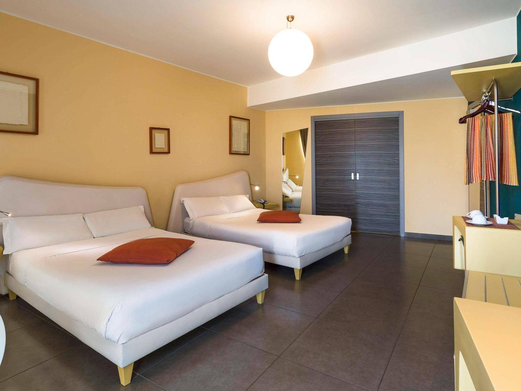 Hotel ibis Styles Catania Acireale Esterno foto