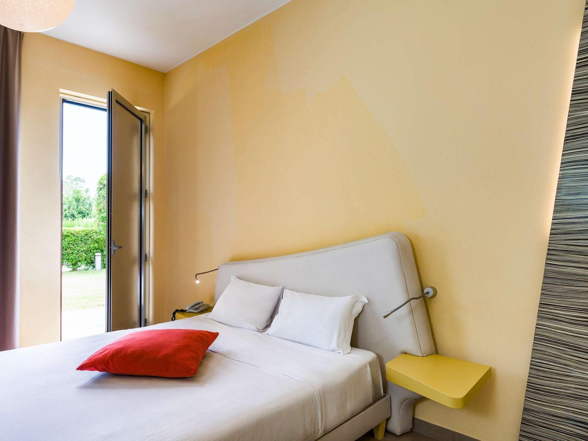 Hotel ibis Styles Catania Acireale Esterno foto